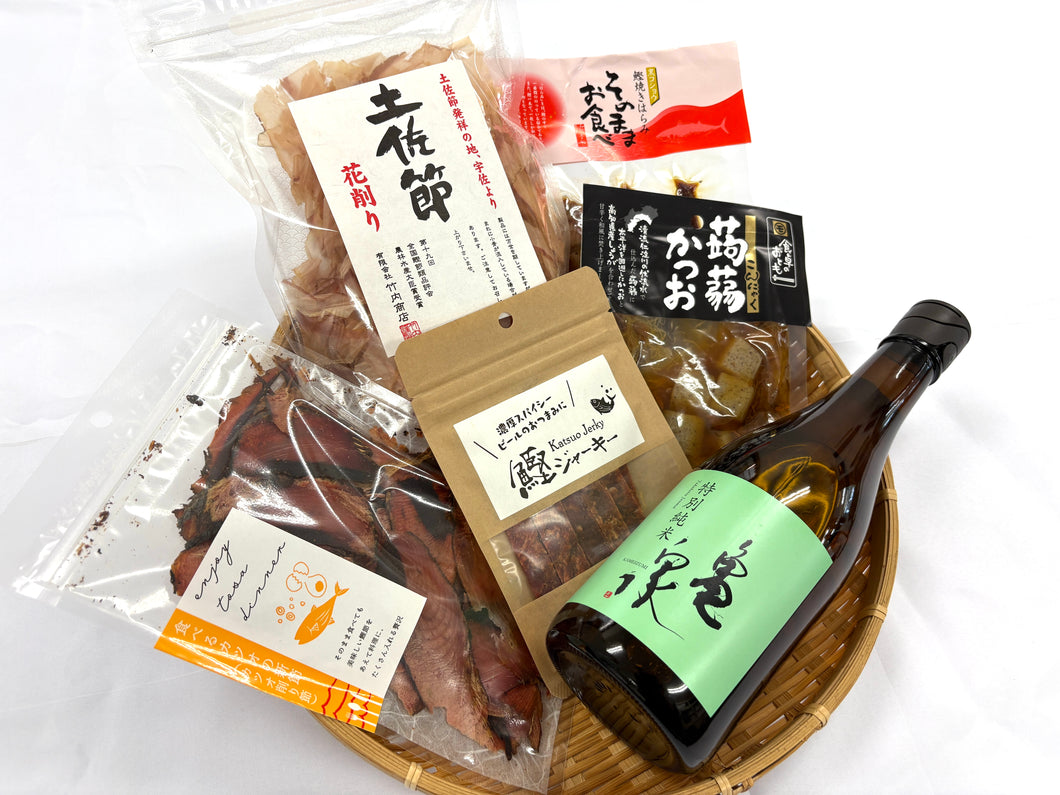 【お歳暮・冬ギフトに！】＜亀泉酒造特別純米酒＞日本酒と鰹商品セット